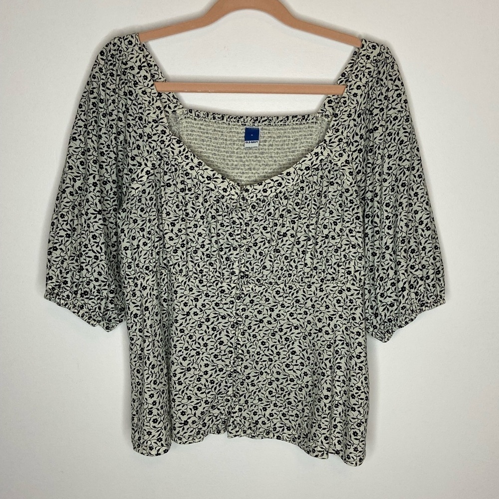 Old Navy Puff Sleeve Size M Black Flower Print Blouse